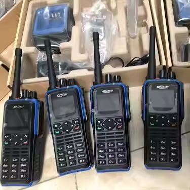 شراء Kirisun DP810 DMR Digital Handheld Two-way Radio with 2000-2500mah Battery 5W Output and 1024 Channels التصنيع عبر الإنترنت