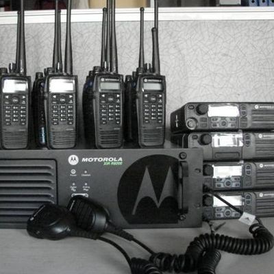 شراء Motorola DR3000 25W DMR Digital Wireless Repeater with IPX6 Water Resistance and 0-50km Range Two Way Radio التصنيع عبر الإنترنت