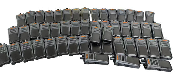 شراء جهاز اتصال لاسلكي Hytera IP55 مقاوم للماء مع بطارية 2000-2500 مللي أمبير وراديو رقمي DMR عالي الطاقة 5 واط التصنيع عبر الإنترنت