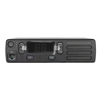 Dm1400D شاحنة رقمية تشبيهية مثبتة راديوات 2 طريق Dm1400 50 كيلومتر المدى Dm1400 محول محطة قاعدة سوداء
