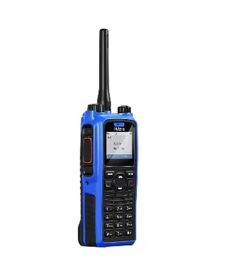 راديو مضاد للماء من طراز PD795EX معايير FM ومعايير IEC مع حماية IP67 من الغبار والماء.