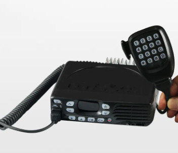 راديو متحرك ناقل استقبال سيارة ووكي تالكي 25W VHF DMR TKD840 / TKD740 مركبة مثبتة راديو ثنائي الاتجاه
